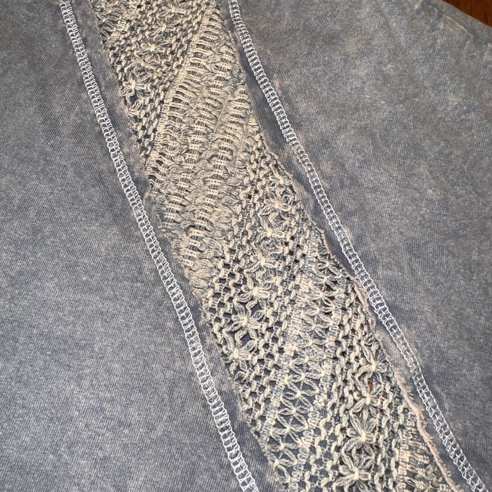 Gimmicks Blue and White Long Sleeve Top from Buckle - Picture 4 of 5